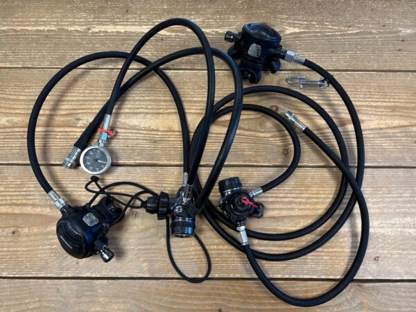 Apeks XTX200 Thungsten Dubbelset met 5e poort